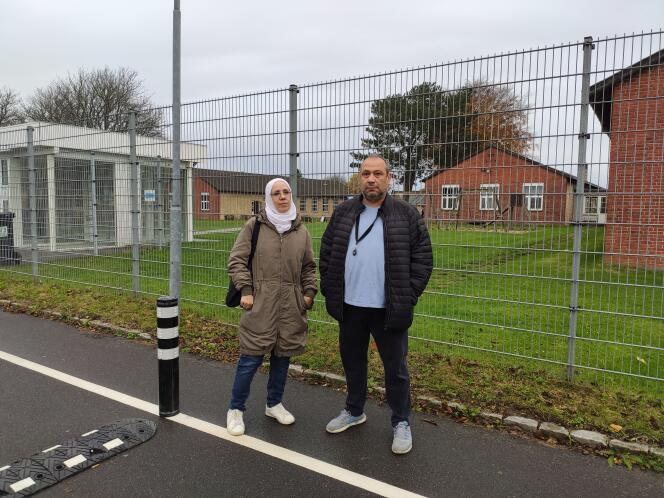 Asmaa Al-Natour and her husband Omar, on November 1, 2021, at the Sjaelsmark detention center, north of Copenhagen, where rejected asylum seekers who cannot be returned to their country are placed. They have been living there since October 26.