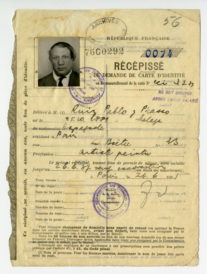 Récépissé de la demande de carte d’identité de Picasso, datant de 1935.