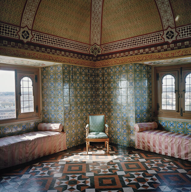View of the Turkish Room, designed by Horace Vernet in 1830 (director of the Academy from 1829 to 1834). Balthus chose this piece as the frame for one of his most famous paintings, “The Turkish Room”.