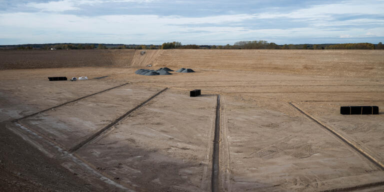 France, Mauzé-sur-le-Mignon, 2021.10.31. Le site en construction de la bassine a Mauzé-sur-le-Mignon dans les Deux-Sèvres.

Photo © Yohan Bonnet pour Le Monde