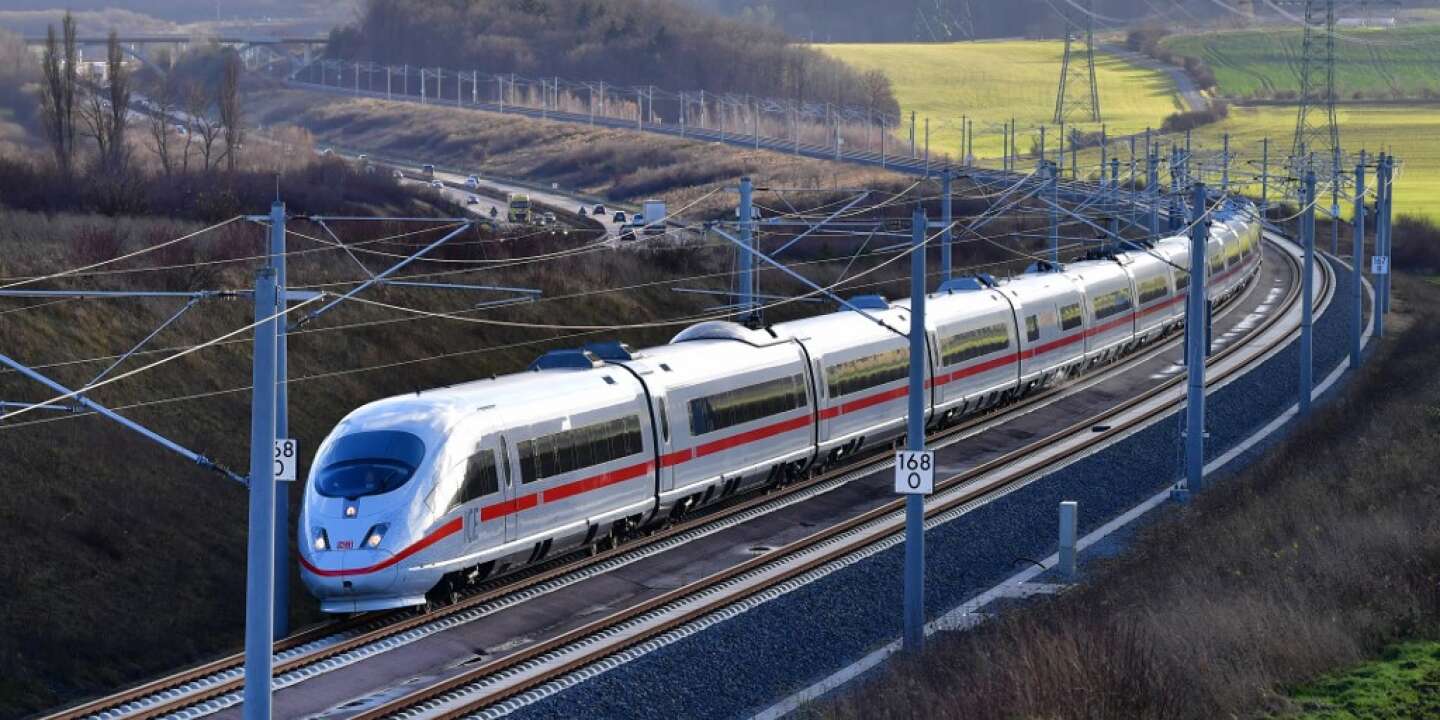 Messerangriff auf Zug in Bayern mehrere verletzt