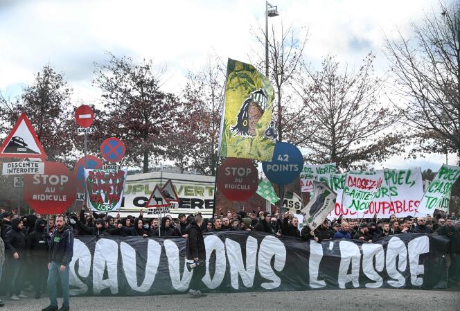 Saint-Etienne supporters gathered near the Geoffroy-Guichard stadium during the match against Clermont on Sunday, November 7, 2021.
