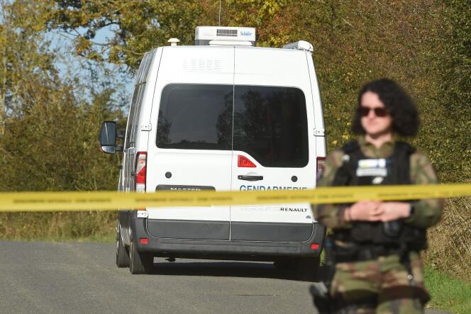 Environ deux cents gendarmes étaient mobilisés, le 9 novembre 2021, pour retrouver une jeune fille de 17 ans disparue la veille lors d’une sortie sportive, à Saint-Brice (Mayenne).