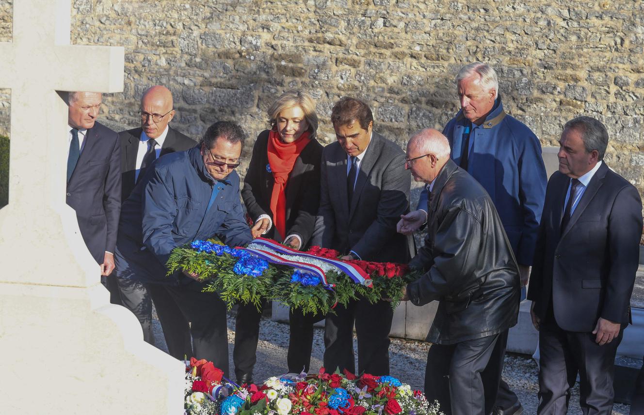 The five candidates for the Les Républicains party congress (Xavier Bertrand, Michel Barnier, Eric Ciotti, Philippe Juvin and Valérie Pécresse) and the president of the movement, Christian Jacob, in Colombey-les-Deux-Eglises (Haute-Marne), Tuesday 9 November.