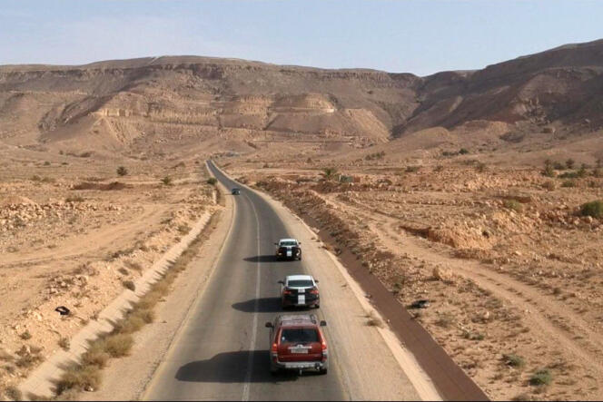 Le désert libyen, image extrait du documentaire « Libye, disparition d’un Etat », de Kamal Redouani.