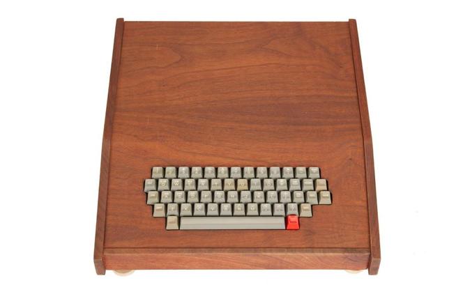 The koa wood Apple-1 is auctioned on Tuesday, November 9, in Monrovia (California).