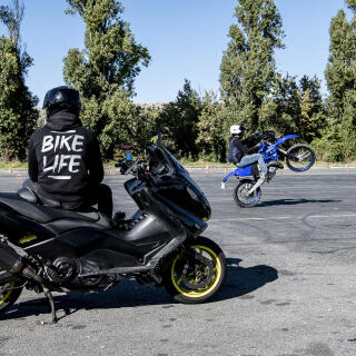 Equipement motard, pilote de motocross, moto de piste, scooter