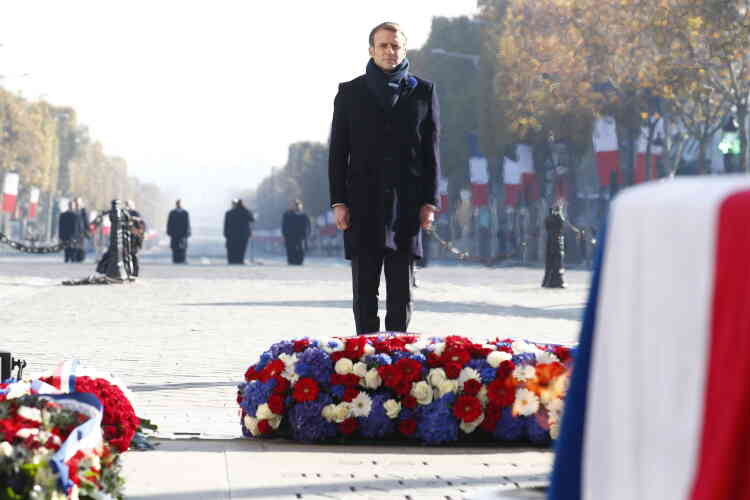 Emmanuel Macron, président de la République, participe à la cérémonie de commémoration de l’armistice de 1918, jeudi 11 novembre 2021.