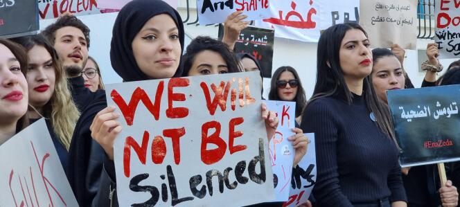 Manifestation de soutien aux étudiantes de la Faculté des sciences juridiques, politiques et sociales de Tunis, le 10 novembre 2021, qui ont dénoncé le harcèlement de plusieurs d’entre elles par un étudiant.