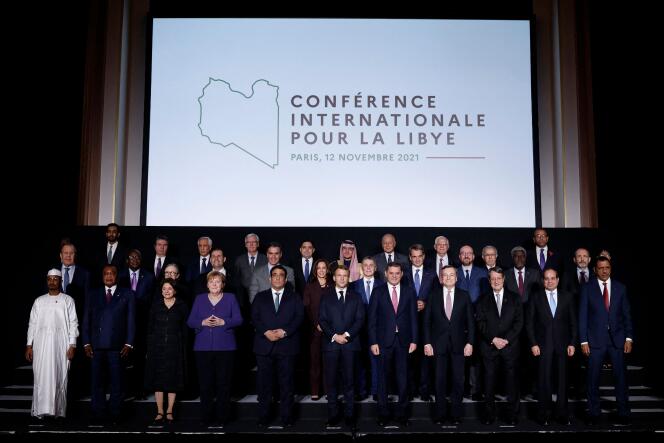 Les dirigeants ou responsables d’une trentaine de pays se sont retrouvés, le 12 novembre 2021, à Paris, à l’invitation du président français Emmanuel Macron, lors de la Conférence internationale pour la Libye.
