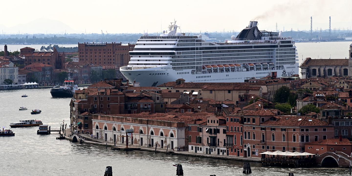 A Venise Des Paquebots De Croisiere Tres Encombrants