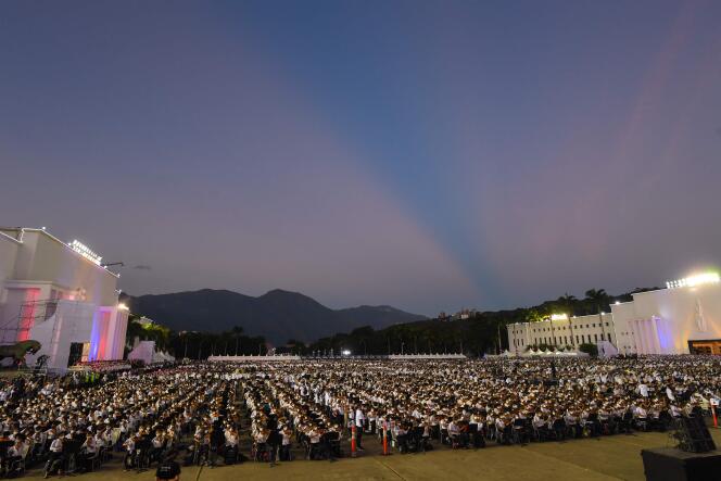 Twelve thousand musicians from the National System of infant and youth orchestras and choirs gathered for “the greatest concert in the world” in the courtyard of the Military Academy in Caracas on November 13, 2021.
