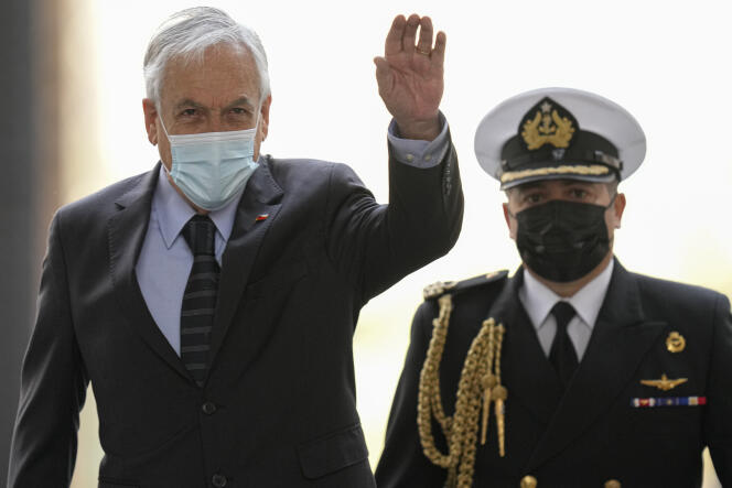 Le président chilien, Sebastian Piñera, arrive au palais de la Moneda, à Santiago, le 15 novembre 2021.