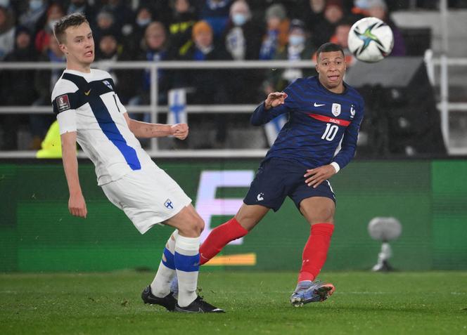 After his quadruple against Kazakhstan on Saturday, Kylian Mbappé scored a goal in Helsinki, against Finland, on November 16, 2021.