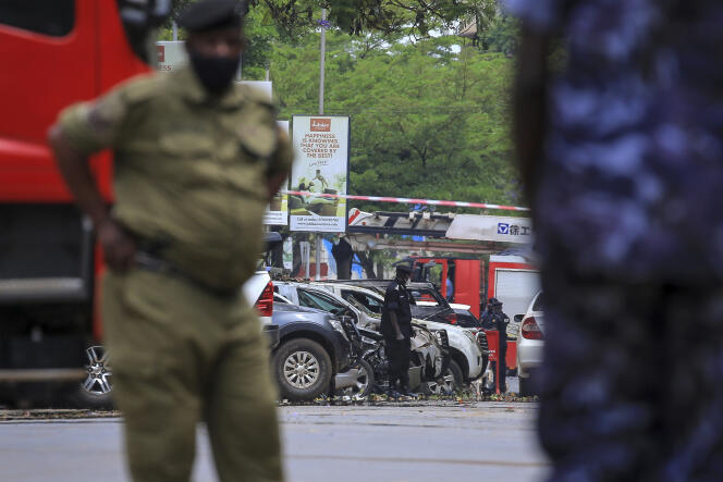 Un double attentat avait fait au moins trois morts à Kampala, en Ouganda, le 16 novembre 2021. L’armée ougandaise a été autorisée par le président de la RDC à traverser la frontière pour chasser les rebelles ADF, responsables selon les autorités ougandaises, des récentes attaques sur son territoire.