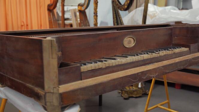 Le piano de la claveciniste Wanda Landowska (1879-1959), dont la collection a été pillée par les nazis, en 1940.