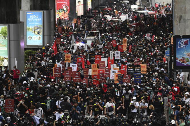 Manifestation antigouvernement appelant à une réforme de la monarchie, à Bangkok, le 14 novembre 2021.