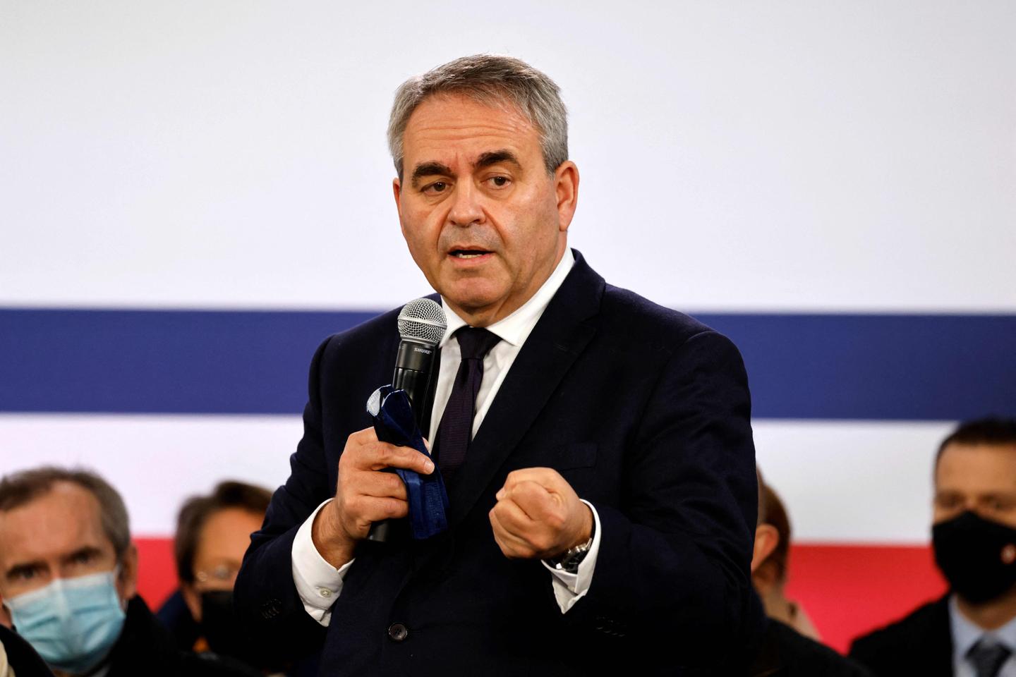 Xavier Bertrand, président LR de la région Hauts-de-France, était l’invité de « Questions politiques » Xavier Bertrand, président LR de la région Hauts-de-France, était l’invité de « Questions politiques »