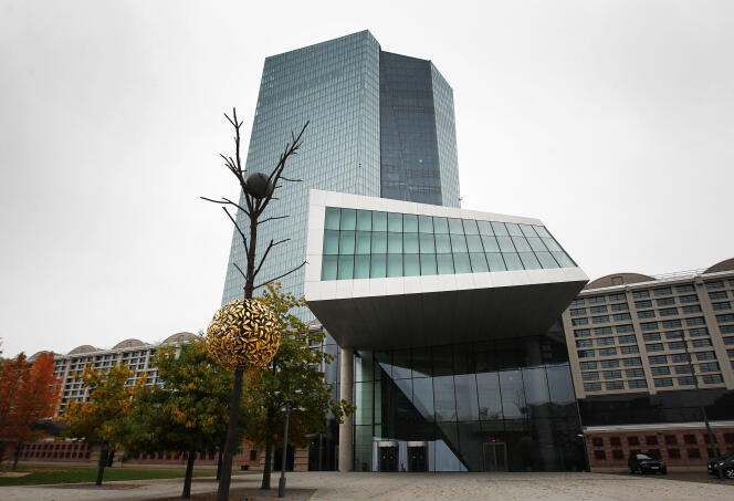 Sitz der Europäischen Zentralbank (EZB), in Frankfurt (Deutschland), 28. Oktober 2021.