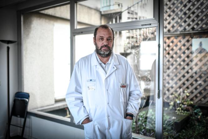 Renaud Piarroux, chef du service de parasitologie-mycologie à l’hôpital de la Pitié-Salpêtrière (AP-HP) à Paris, le 10 novembre 2020.