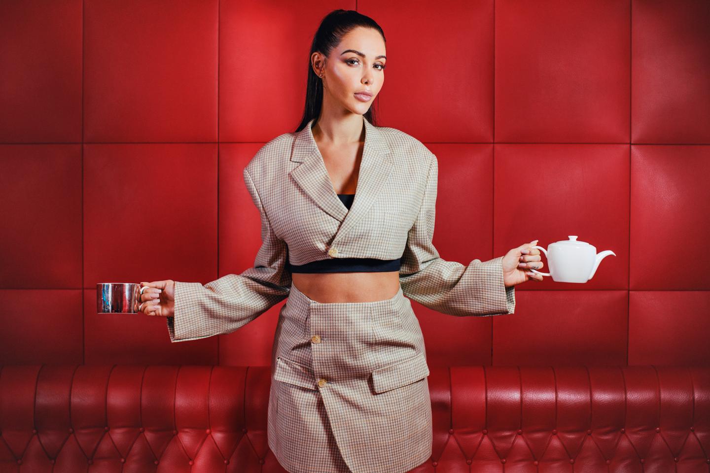 Un apéro avec Nabilla Vergara : « Je surjouais la bêtise, mais je nétais  pas non plus Einstein »