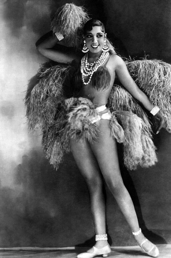 Joséphine Baker, dans la revue « La Folie du jour », aux Folies-Bergère, à Paris, en 1926.
