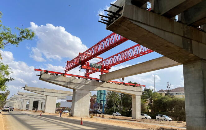 Construction d’une voie express par l’entreprise chinoise CRBC à Nairobi, au Kenya, en octobre 2021.