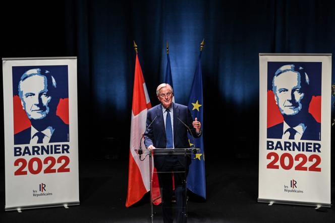 Michel Barnier en meeting lors de la campage pour l’investiture de la droite à l’élection présidentielle, à Aix-les-Bains (Savoie) le 28 novembre 2021.