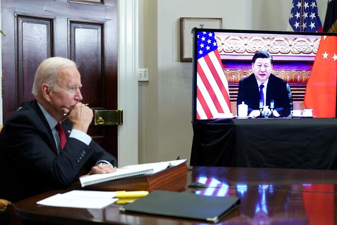 Le président américain, Joe Biden, lors d’une rencontre virtuelle avec le président chinois, Xi Jinping, depuis la Maison Blanche, à Washington, le 15 novembre 2021.