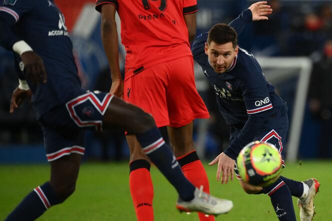 Lionel Messi podczas meczu pomiędzy Paris Saint-Germain i OGC Nice na Parc des Prince w Paryżu, 1 grudnia 2021 r.