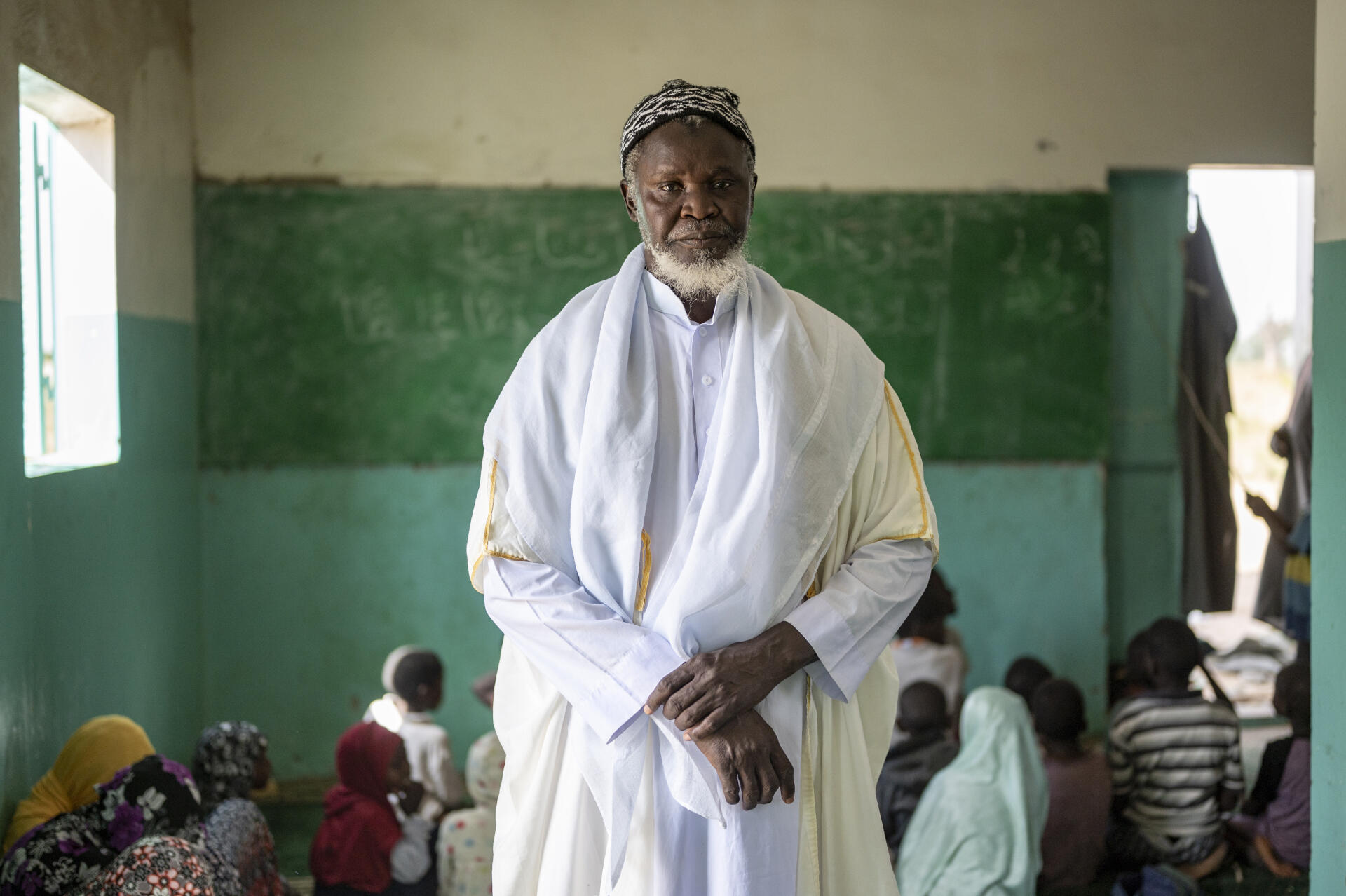 L’imam Alioune Badara Ndao dans sa « dahra » (école coranique), le 30 novembre 2021, près de Kaolack, au Sénégal.