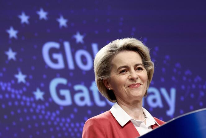 Ursula von der Leyen, President of the European Commission, presents the “Global Gateway” development aid project, Wednesday December 1, 2021 in Brussels.