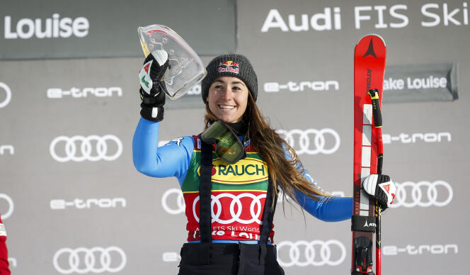 Sofia Goggia, après sa victoire sur le Super-G de Lake Louise (Canada), le 5 décembre 2021.
