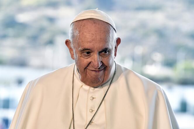 Le pape François lors de sa visite sur l’île de Lesbos en Grèce, dimanche 5 décembre.