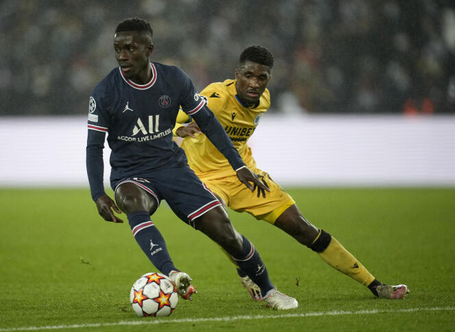 Idrisa Guay (left), who plays for Paris Saint-Germain, is one of the players selected for the Africa Cup of Nations.  Here, during the PSG-Club Brugge match at the Parc des Princes on December 7, 2021 in Paris.