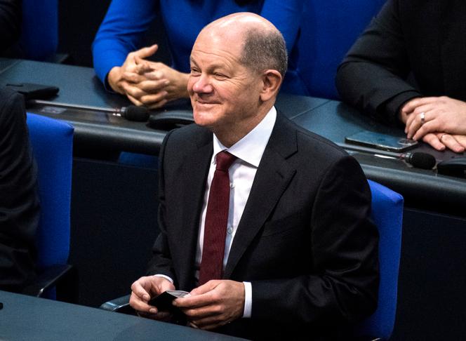 Avec Olaf Scholz comme nouveau chancelier allemand, « la continuité de  gouvernement l'emporte largement »