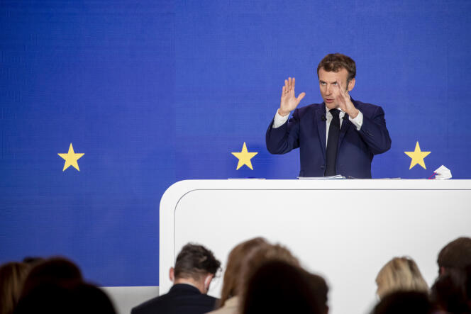 Emmanuel Macron au Palais de l’Elysée à Paris, le 9 décembre 2021.