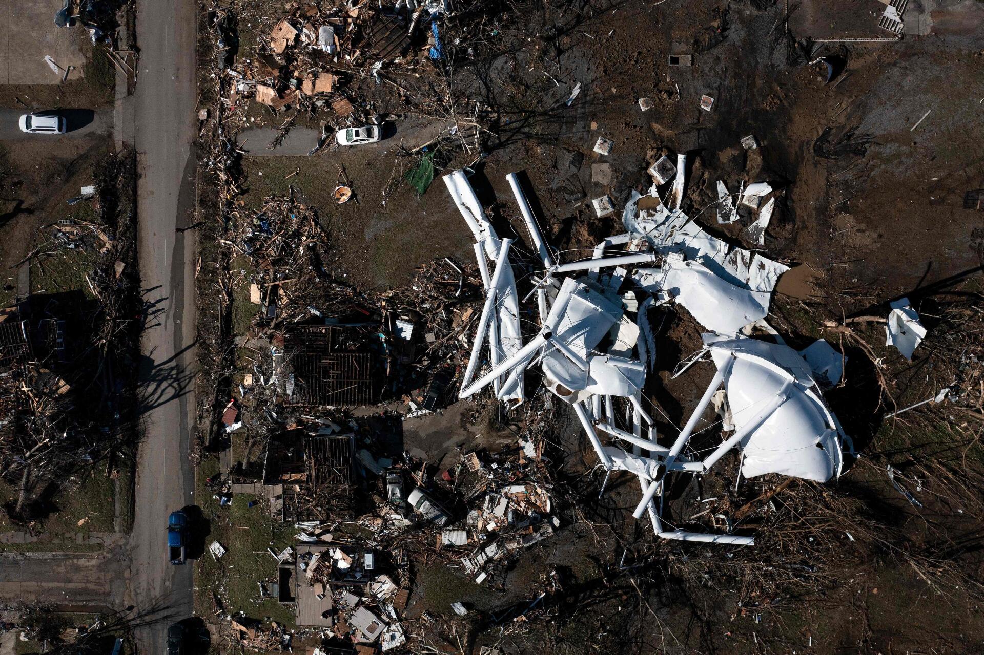 Une photo aérienne de Mayfield, dans le Kentucky, montre les dégâts d’une tornade après que des conditions météorologiques extrêmes ont frappé la région dans la nuit du 10 au 11 décembre 2021.