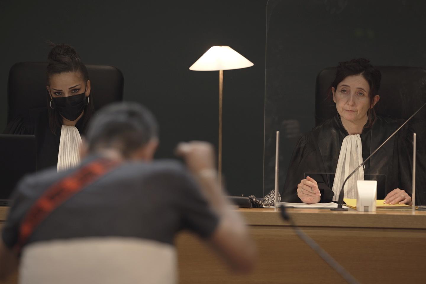 Dans Les Yeux Des Juges France 2