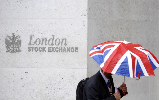 Devant la Bourse de Londres, en 2008.