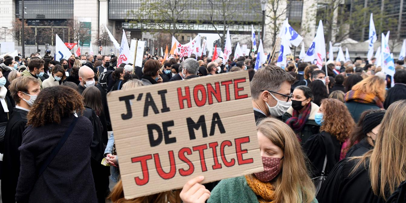 Magistrats et greffiers manifestent pour réclamer des moyens « dignes »