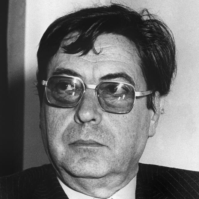 Le professeur en psychiatrie Daniel Widlocher à l'hôpital de la Pitié-Salpêtrière à Paris, en 1980.