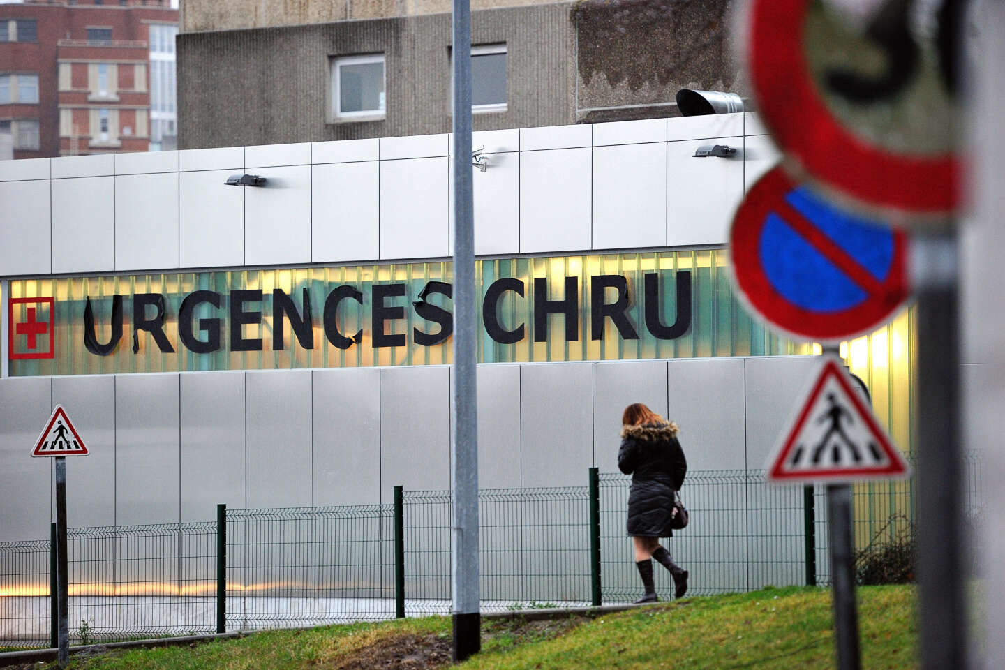 Crise des urgences : « La gestion des lits brancards à l’hôpital présente de nombreuses similitudes avec celle des migrants »