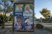 Des affiches électorales d’Eric Zemmour et de Marine Le Pen, à La Crau (Var), le 18 novembre 2021.
