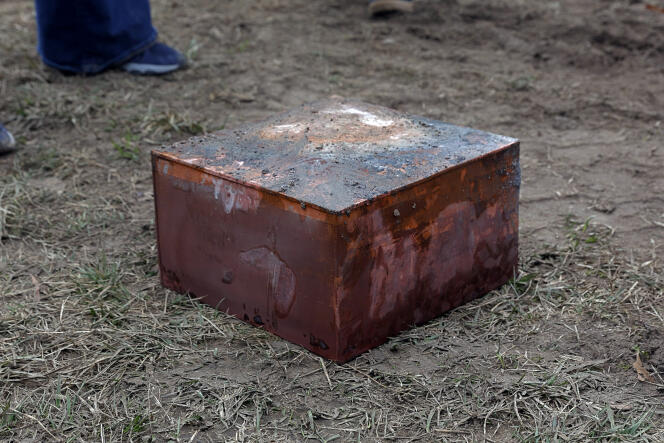 Une boîte pouvant être une capsule temporelle de 1887 a été retrouvée sous la statue du général confédéré Robert E. Lee, à Richmond, en Virginie, aux Etats-Unis, le 27 décembre 2021.