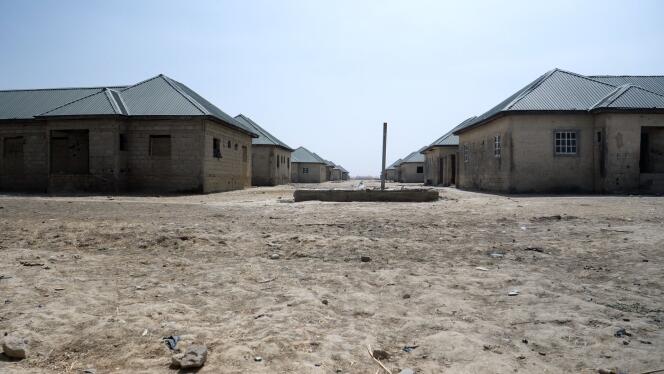 The Bakassi camp (Nigeria) was improvised seven years ago, on land normally dedicated to official accommodation.