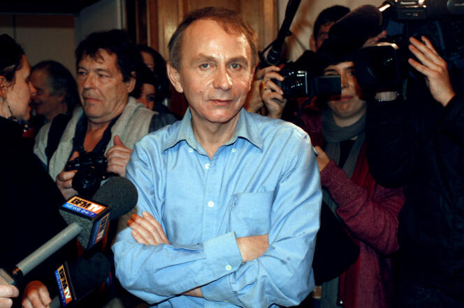 The writer Michel Houellebecq, on November 8, 2010, in Paris, during the attribution of the Goncourt prize to his novel “La Carte et le Territoire”.