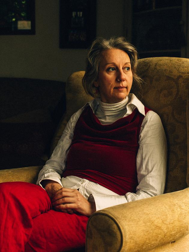 Gail Bradbrook, destructive rebel activist.  He faces up to ten years in prison for breaking a bank window in Strode as part of Operation Money Rebellion.  In Strode (Great Britain), December 2021.
