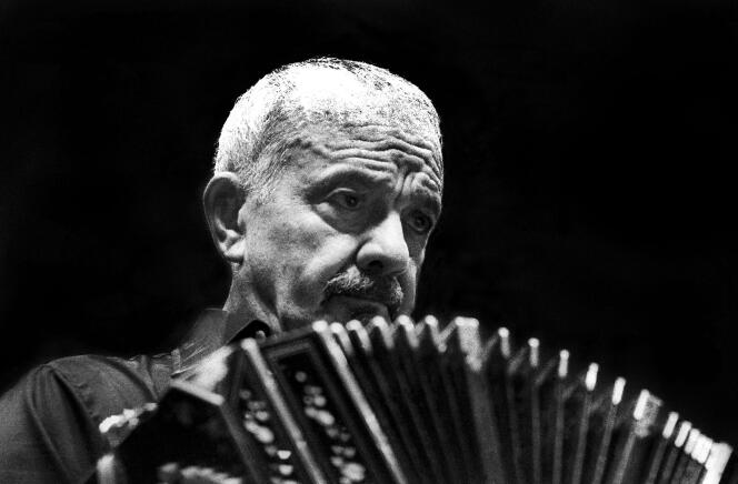 Le compositeur argentin Astor Piazzolla (1921-1992).