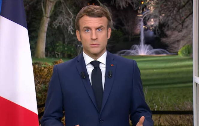 Emmanuel Macron during his end-of-year greetings on December 31, 2021.